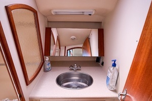 2005 Hunter 36 thumbnail 67