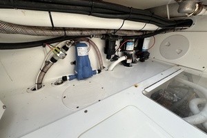 33ft SeaHunter Yacht For Sale