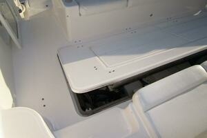 2003 Tiara Yachts 5200 Express thumbnail 42