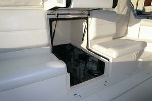 2003 Tiara Yachts 5200 Express thumbnail 41