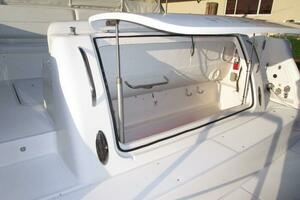 2003 Tiara Yachts 5200 Express thumbnail 45
