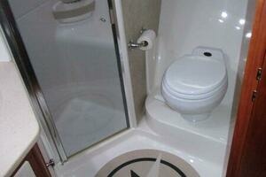 2003 Tiara Yachts 5200 Express thumbnail 21