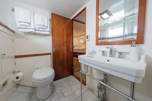 Ensuite Aft Guest Head/Day Head