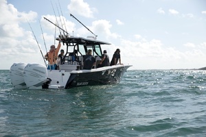 Photo 6187734 for 2027 Blackfin 272 CC  
