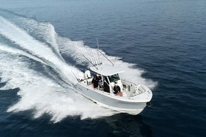 Photo 6187772 for 2027 Blackfin 302 CC  