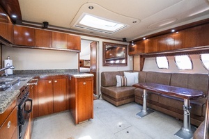 2005 Sea Ray 480 Motor Yacht thumbnail 34