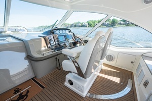 2005 Sea Ray 480 Motor Yacht thumbnail 27