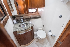 2005 Sea Ray 480 Motor Yacht thumbnail 43