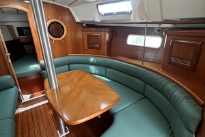 2002 Beneteau Oceanis 361 thumbnail 8