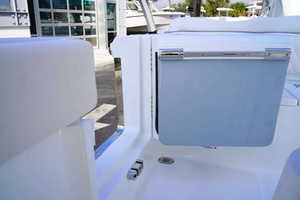 2026 Sea Hunt Ultra 245SE thumbnail 27