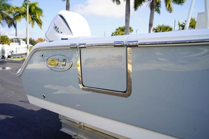 2026 Sea Hunt Ultra 245SE thumbnail 28