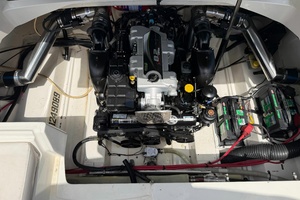 Photo 6204332 for 2013 Sea Ray 300 Sundeck  