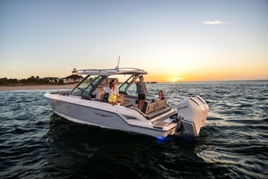 Photo 6223076 for 2027 Monterey Elite 30 OB  