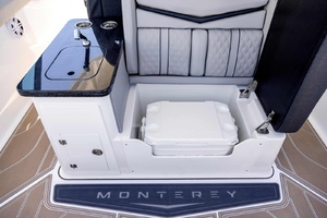 Photo 6223100 for 2027 Monterey Elite 30 OB  