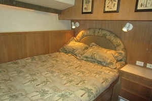 THIS OLD HATT 53ft Hatteras Yacht For Sale