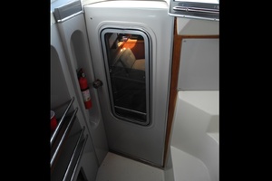 33ft Cruisers Yachts Yacht For Sale