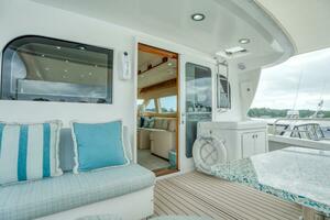 MAJESTIK 80ft Hatteras Yacht For Sale