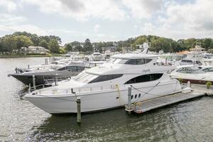 MAJESTIK 80ft Hatteras Yacht For Sale