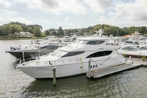 MAJESTIK 2007 Hatteras 80 Enclosed Bridge Yacht For Sale in FORT LAUDERDALE FL