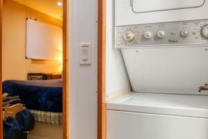 MAJESTIK 80ft Hatteras Yacht For Sale