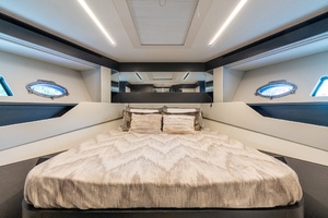 83ft Pershing Yacht For Sale