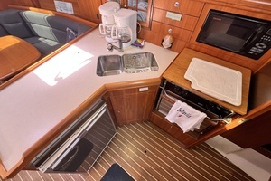 2006 Hunter 36 thumbnail 8