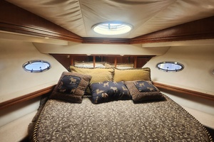 Moonstruck 53ft Carver Yacht For Sale