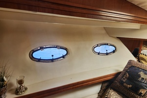 Moonstruck 53ft Carver Yacht For Sale