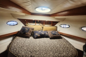 Moonstruck 53ft Carver Yacht For Sale