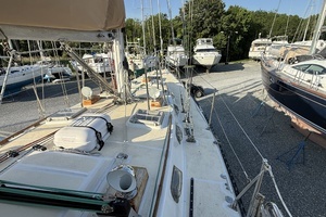 1985 Tayana Vancouver 42 thumbnail 9