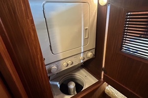 RoBoat 42ft Hatteras Yacht For Sale