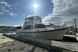 RoBoat 42ft Hatteras Yacht For Sale