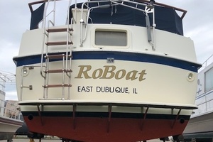 RoBoat 42ft Hatteras Yacht For Sale