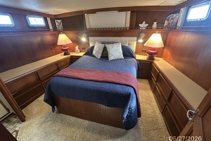 RoBoat 42ft Hatteras Yacht For Sale