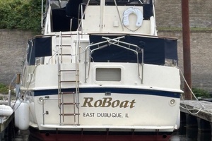 RoBoat 42ft Hatteras Yacht For Sale