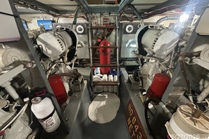 RoBoat 42ft Hatteras Yacht For Sale