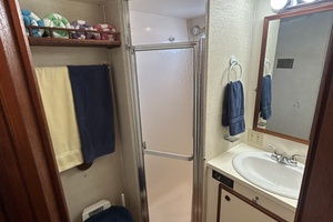 RoBoat 42ft Hatteras Yacht For Sale