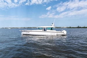 2022 Axopar 37 XC CROSS CABIN 37ft Axopar Yacht For Sale