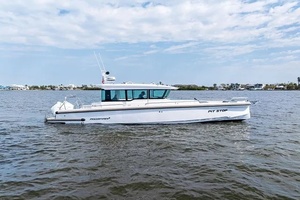 2022 Axopar 37 XC CROSS CABIN 37ft Axopar Yacht For Sale
