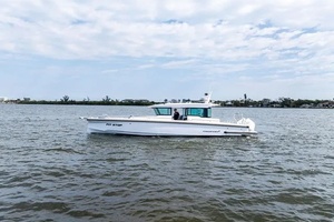 2022 Axopar 37 XC CROSS CABIN 37ft Axopar Yacht For Sale