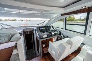 46FT (14.3M) CRUISERS