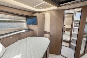 2023 Galeon 400 Flybridge thumbnail 36