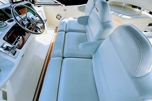 2002 Silverton 39 Motor Yacht thumbnail 13