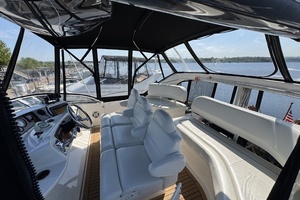 2002 Silverton 39 Motor Yacht thumbnail 12