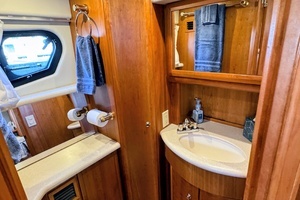2002 Silverton 39 Motor Yacht thumbnail 58