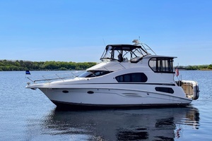 2002 Silverton 39 Motor Yacht thumbnail 1