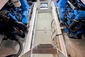 2002 Silverton 39 Motor Yacht thumbnail 67