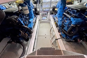 2002 Silverton 39 Motor Yacht thumbnail 66