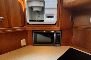 2002 Silverton 39 Motor Yacht thumbnail 46
