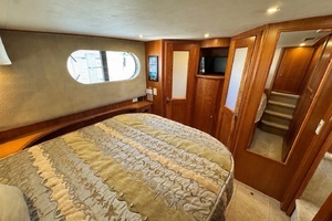 2002 Silverton 39 Motor Yacht thumbnail 57